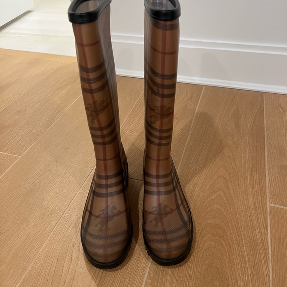 AUTHENTIC Burberry Plaid Rain Boots - Picture 2 of 4